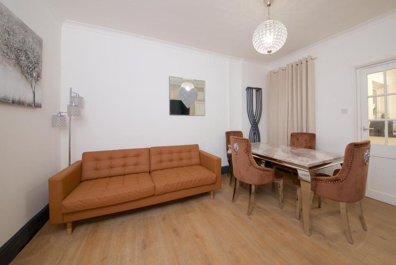 Ideal Abode Abbots 4 En-Suite Честер Екстер'єр фото